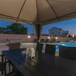 Elegant Jure With Private Pool Vila