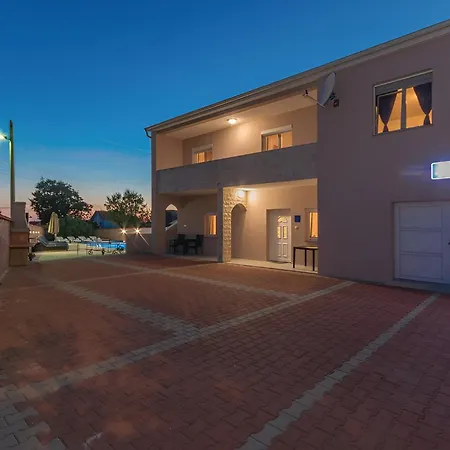 Willa Elegant Jure With Private Pool *