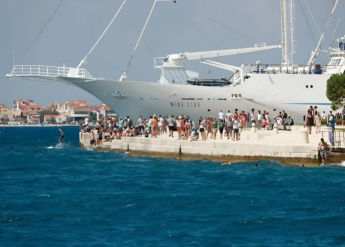 Villa Elegant Jure With Private Pool Policnik