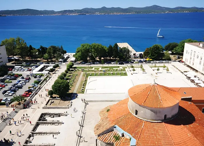 Elegant Jure With Private Pool * Policnik