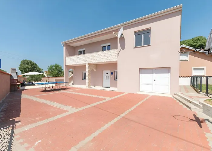 Villa Elegant Jure With Private Pool Policnik