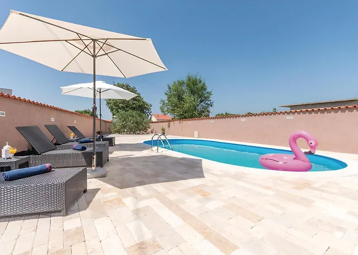 Willa Elegant Jure With Private Pool