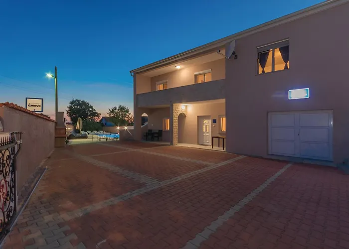 Willa Elegant Jure With Private Pool *
