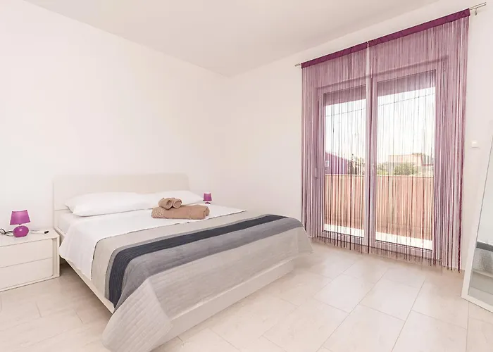Willa Elegant Jure With Private Pool