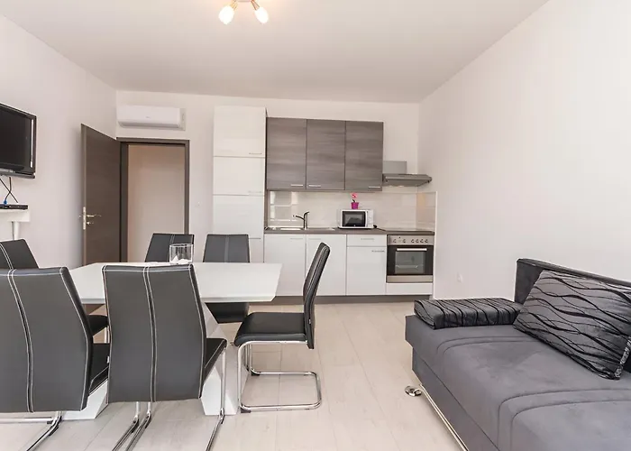 Elegant Jure With Private Pool Villa Policnik