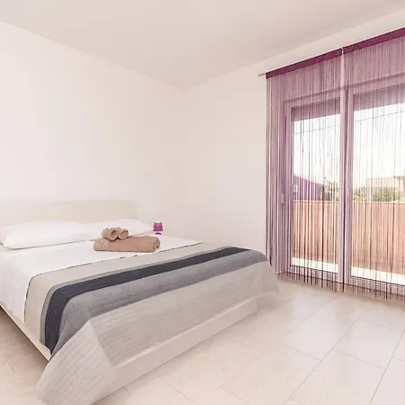 Vila Elegant Jure With Private Pool